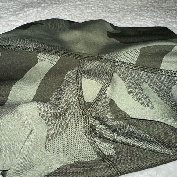 Aerie Women’s High Rise Leggings Green Camo Size Small Long EUC - Picture 5 of 12